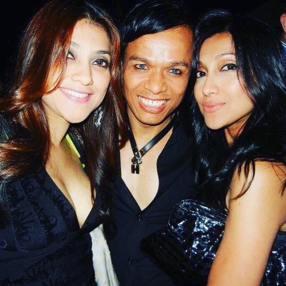 Meet your Posher, Tia - Picture 2 of 2